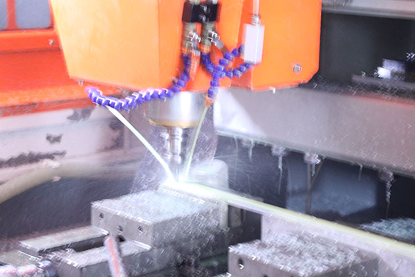 深圳點(diǎn)膠機(jī)有限公司