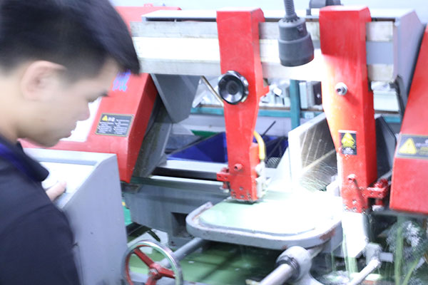 自動視覺點(diǎn)膠機(jī)廠家