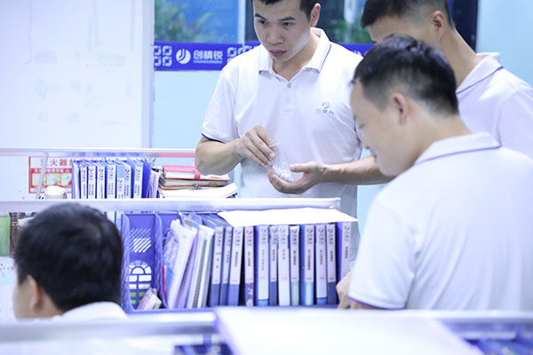 激光焊接機(jī)廠家