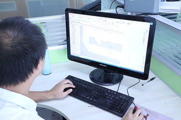 深圳自動點膠機公司