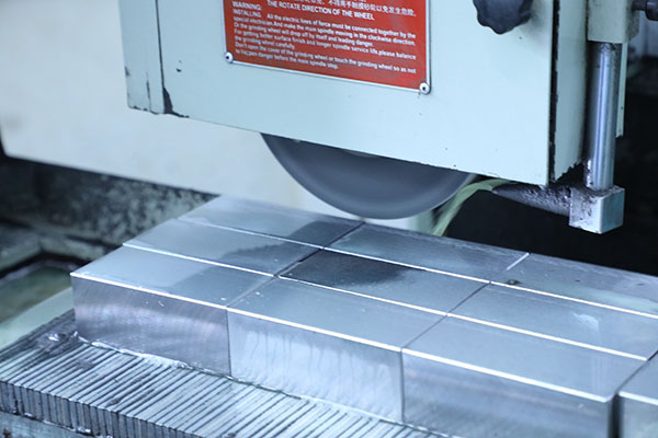 自動點(diǎn)膠機(jī)加工