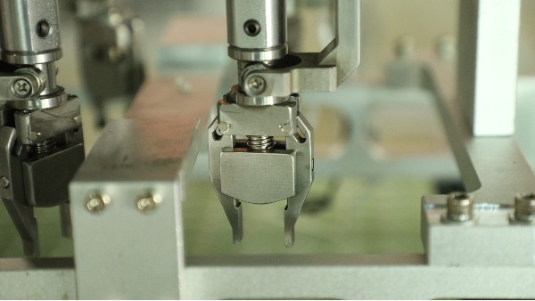 自動點(diǎn)膠機(jī)