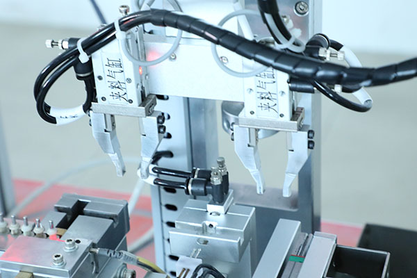 重慶臺式四軸點(diǎn)膠機(jī)