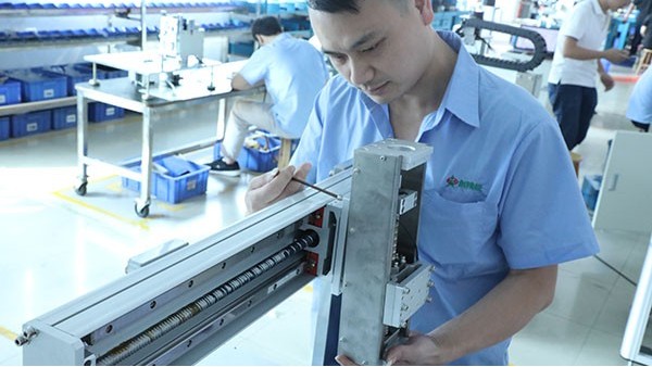 全自動(dòng)三軸點(diǎn)膠機(jī)